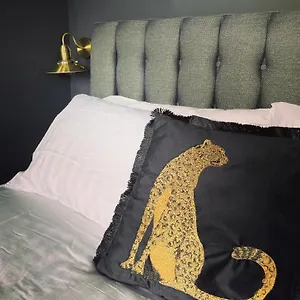  Bed & Breakfast No.123 The Old Post House United Kingdom